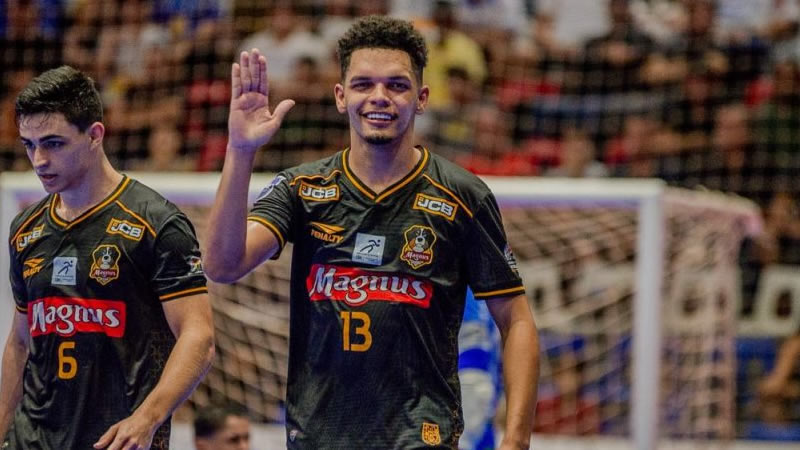 Witamá virou o placar a favor do Magnus